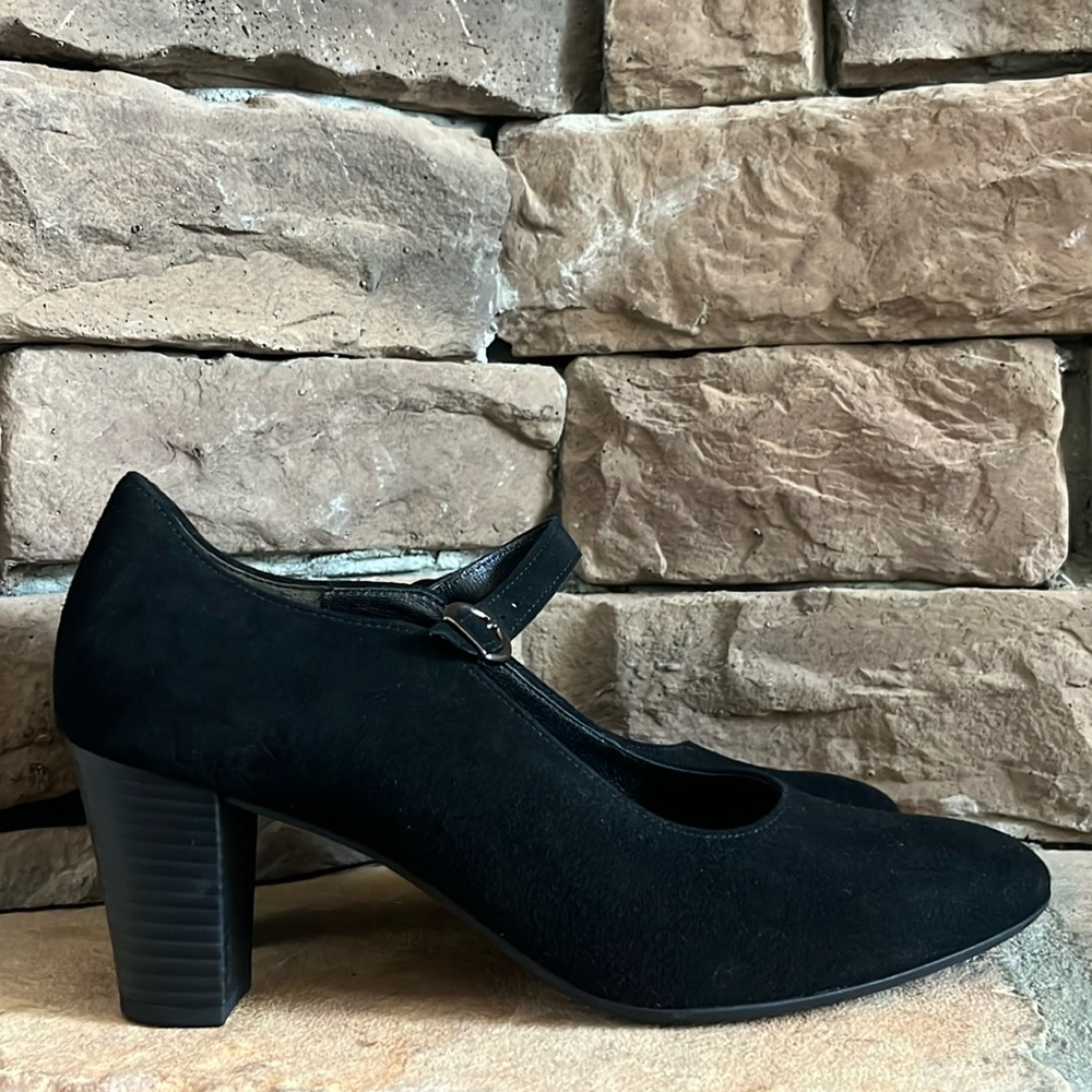 Gabor Mary Jane Pumps / Black / SZ 9.5